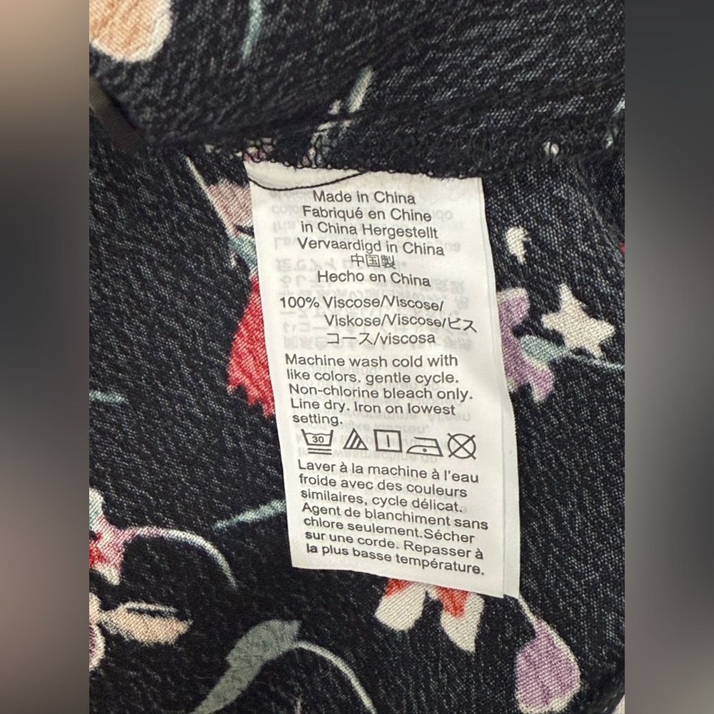 Floral Patterned Garment - Picture 7 of 8